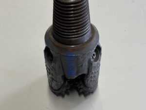 101-0095 (TRICONE BIT 4 1/2 HYBRID CARBIDE GAUGE STEEL TOOTH INNER CONE 2 3/8 REG PIN)