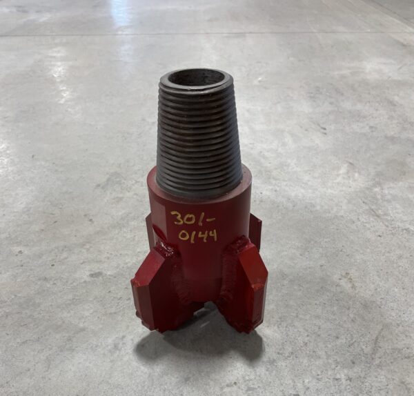 301-0144 (PDC BIT 7 1/2 STL 4BLD 3 1/2 REG PIN I.D.T. - 1 TK SERIES 25MM)